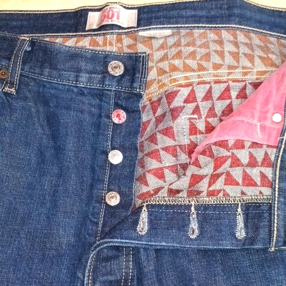 501 Levi's mens Jeans 38X30 Button fly closure 5pockets Red checker lining - Picture 3 of 4